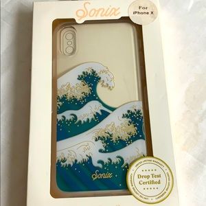 NIP Sonix clear and ocean wave IPhone X case ☎️